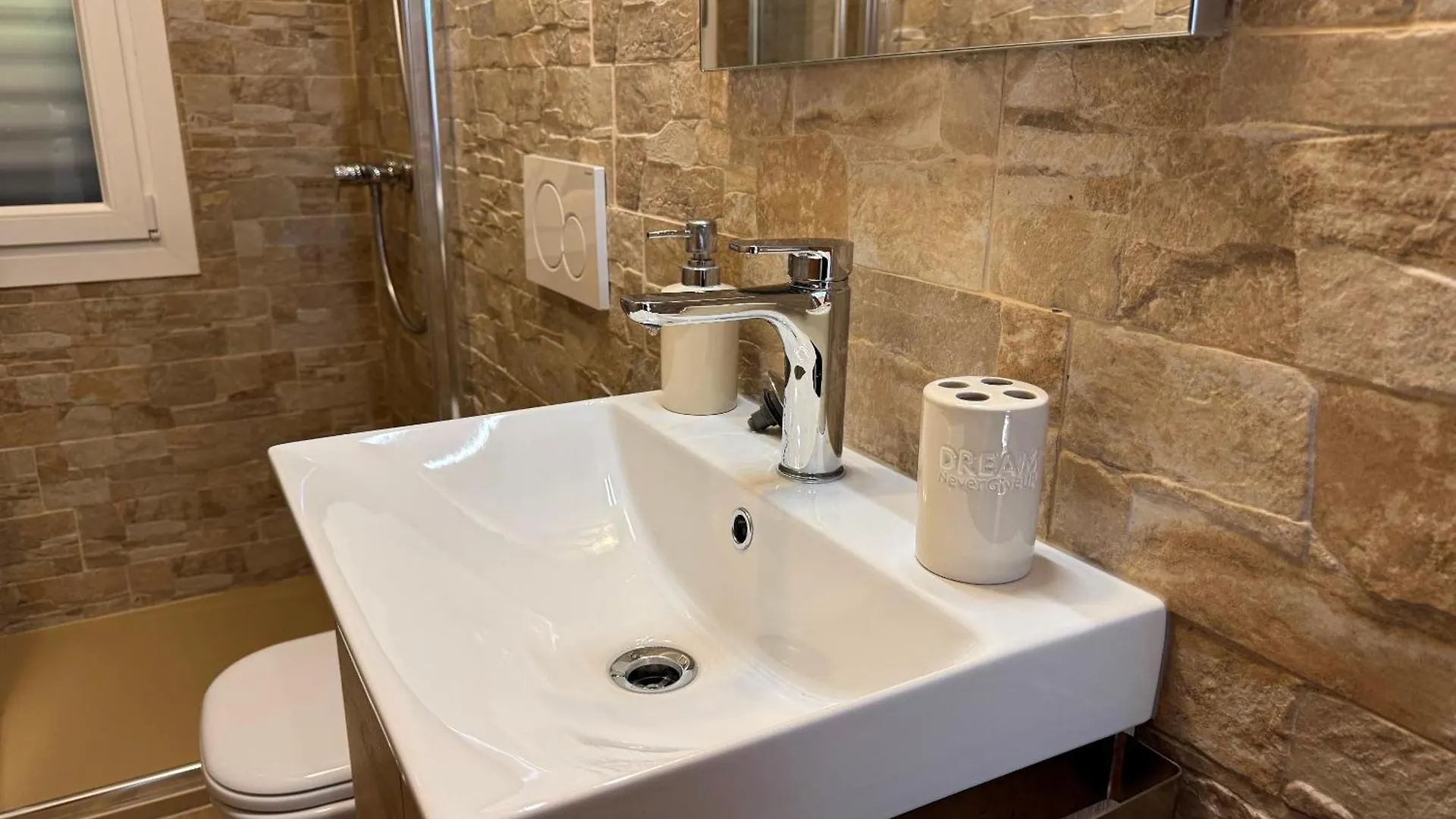 Apartamento Petra House Porlezza 0*,  Italia